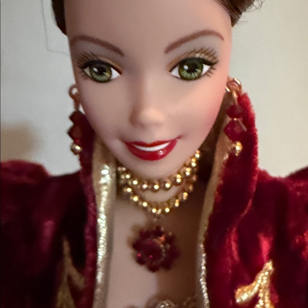 VINTAGE PORCELAIN HOLIDAY BARBIE - Picture 8 of 8